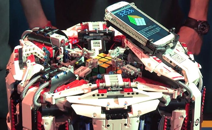 Smartphone-powered Lego robot sets Rubik&#8217;s Cube world record